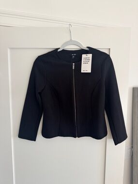Saint and Sofia Women's Black Zip-Front Jacket. Size 6.